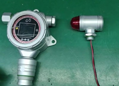 牢靠式气体检测仪装声光报警灯